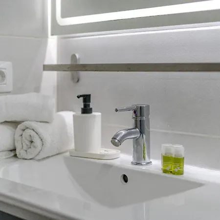 Hermitage Homes Dls 아파트 *